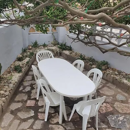 La Caseblanque Maison Pres De La : Wifi-clim-barbecue